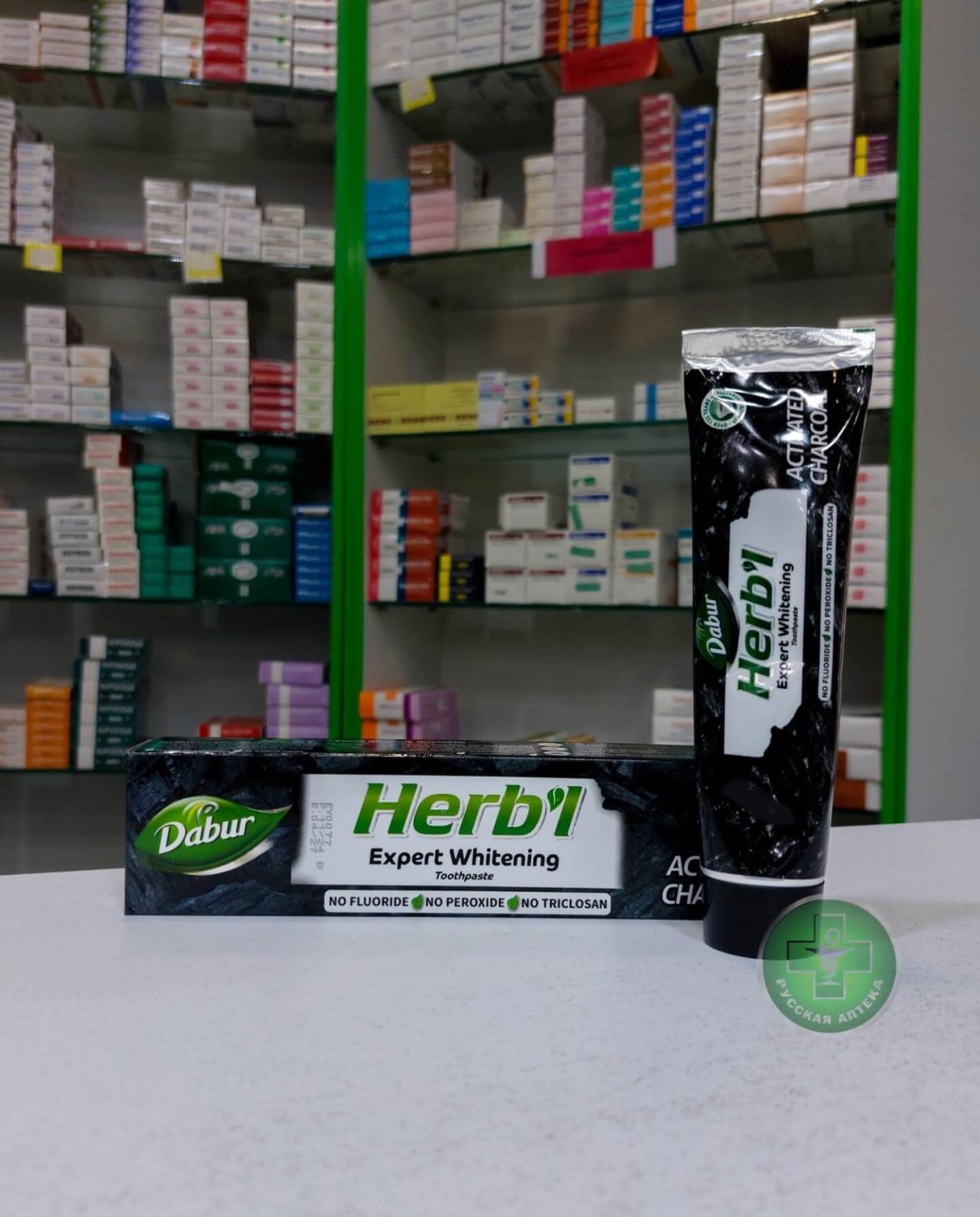 Dabur Herbal Whitening toothpaste with activated charcoal 140 g