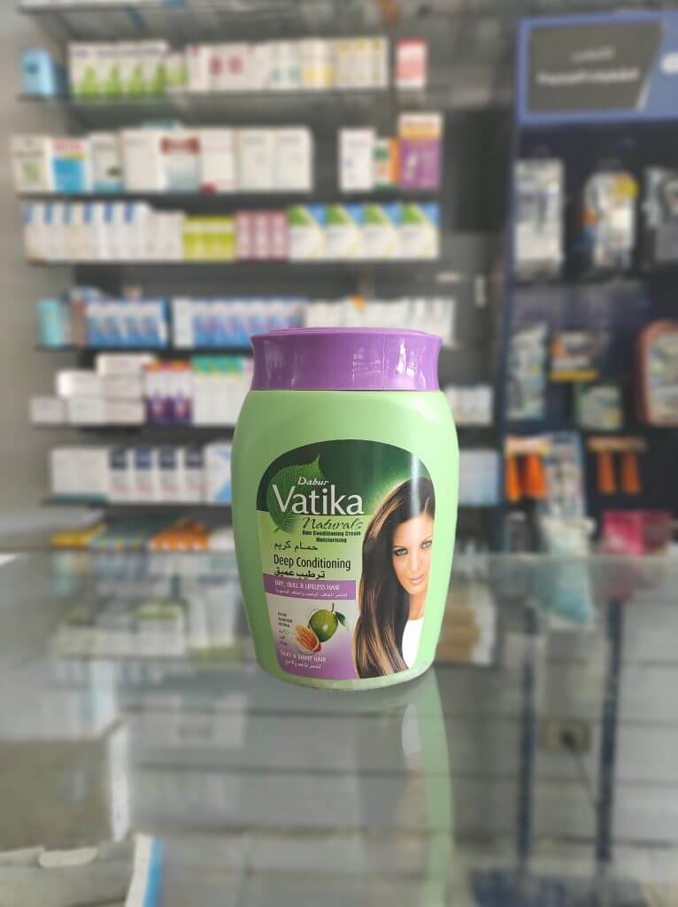 Vatika Deep Conditioning Hair Mask with Olive Oil, Almond, and Henna Extract 900 g